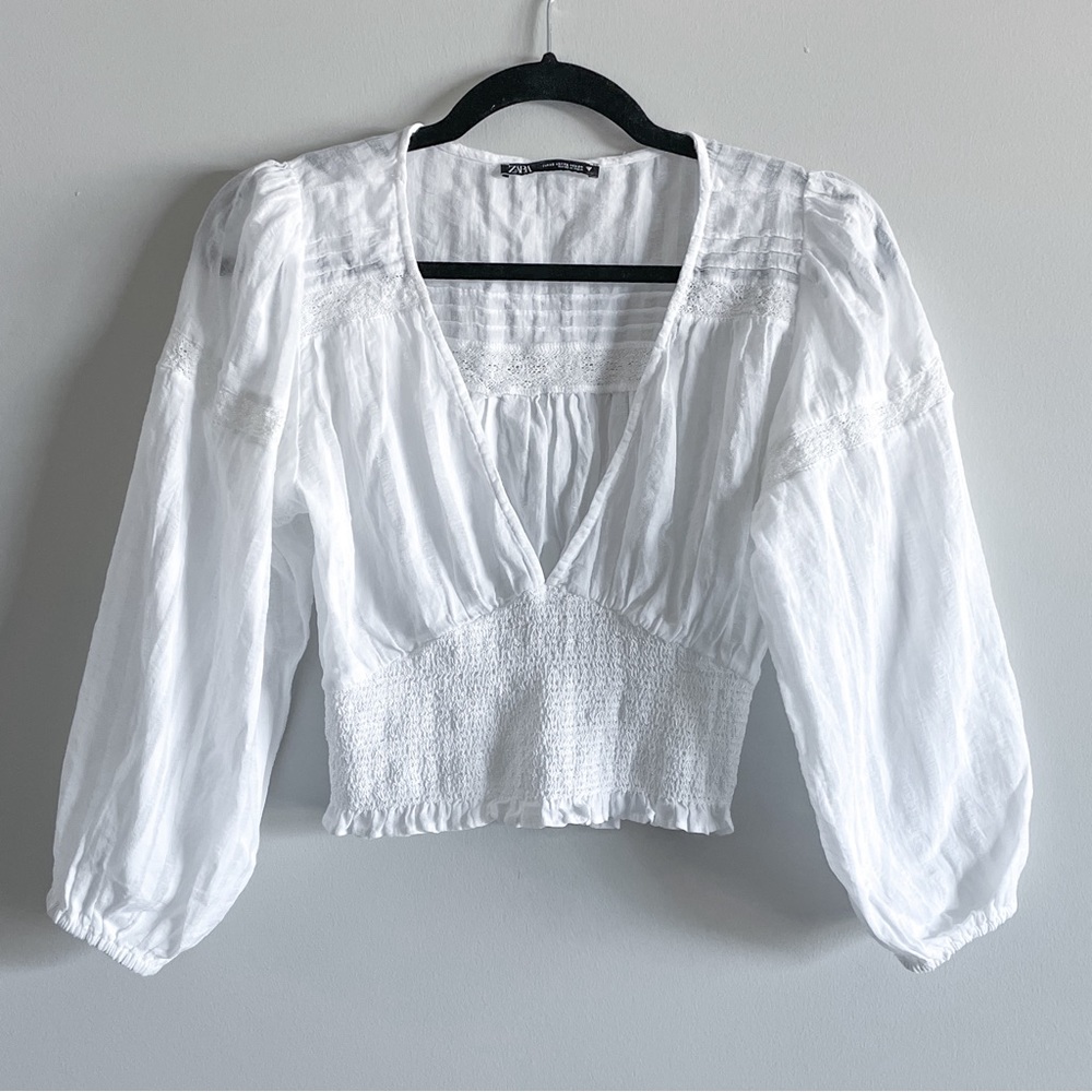 Zara . Embroidered Blouse . White Color . Puff Sleeves Crop Top . Size XS